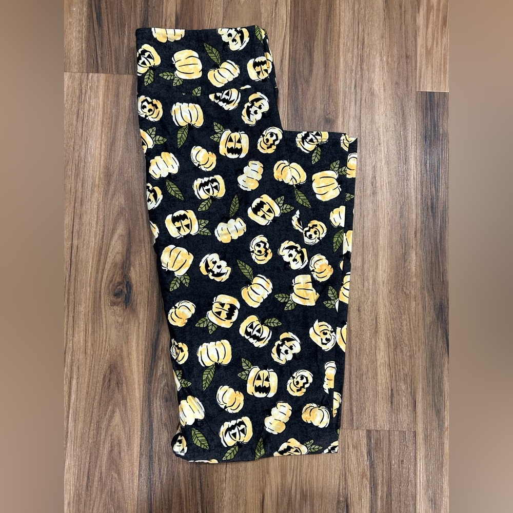 NWT! TC2 LULAROE Leggings Halloween 🎃